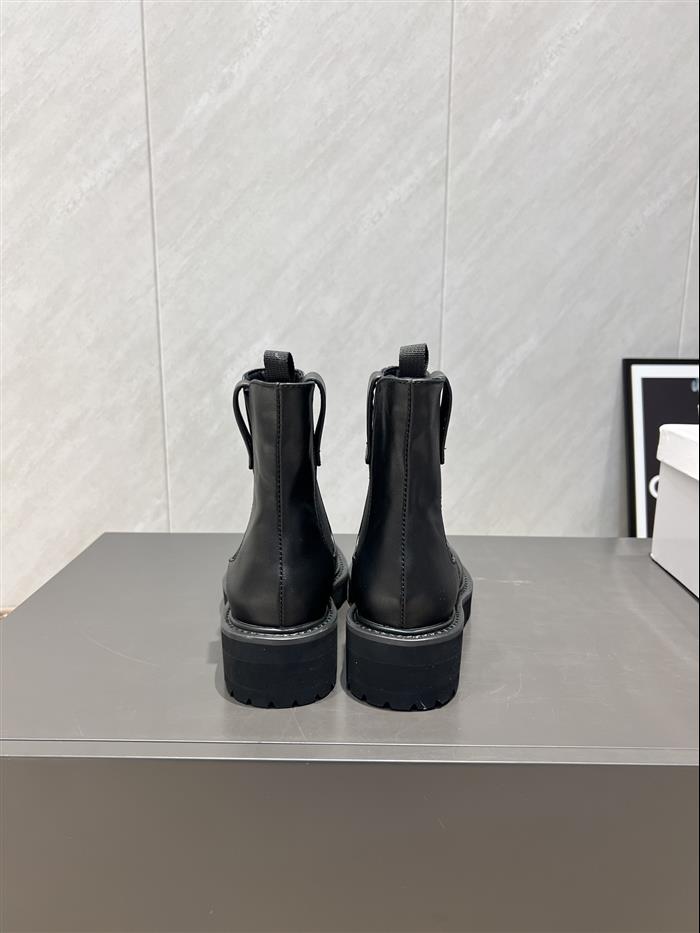 20251128174451445 350